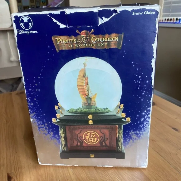 Pirates of the Caribbean At Worlds End snow globe